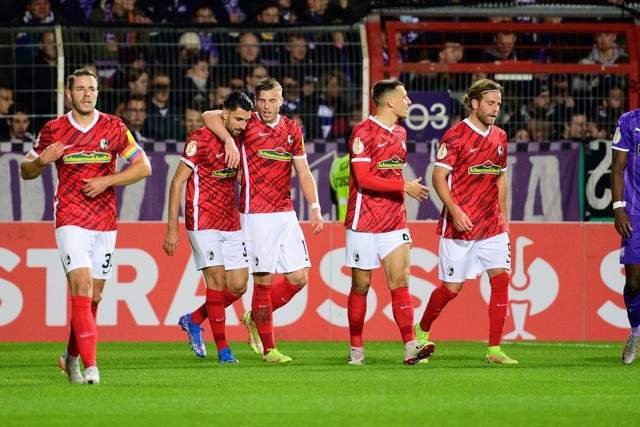 篮网大胜公牛3连胜 骑士险胜送76人3连败